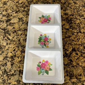 Plastic Tray Dish Outdoor Party Fun White Floral